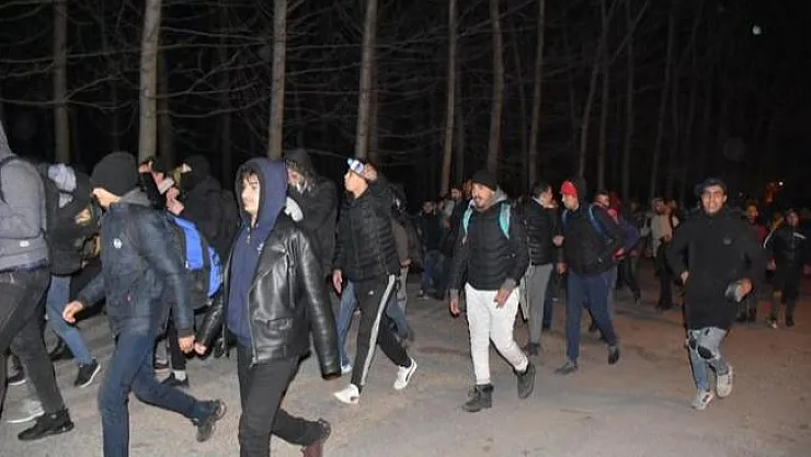 3.5 milyon düzensiz göçmen Avrupa sınırına ilerliyor! Son gelişmeler...