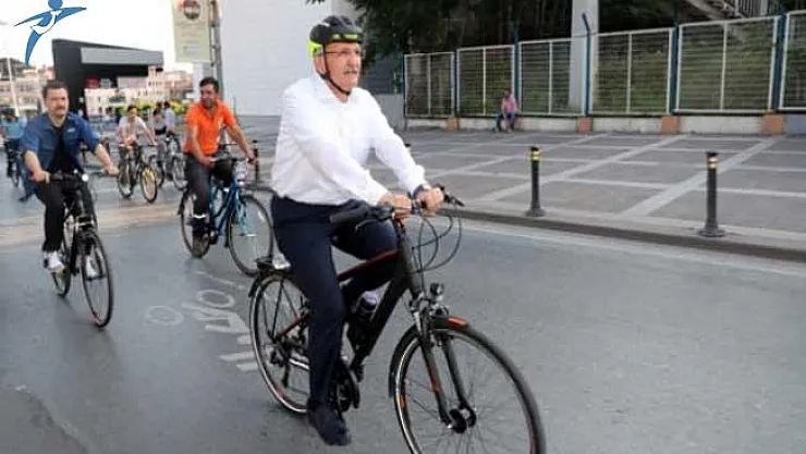 4 Aydır Bisiklet Kullanan Zeytinburnu Belediyesi 132 Bin Lira Tasarruf Ettiklerini Açıkladı
