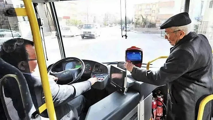 65 yaş üstü ücretsiz ulaşım kalkıyor mu? Bakanlık ve özel halk otobüsçüleri arasında kriz!