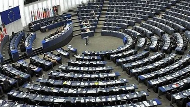 AB Komisyonu, 13 üye ülke ekonomisinde dengesizlikler bulunduğunu bildirdi