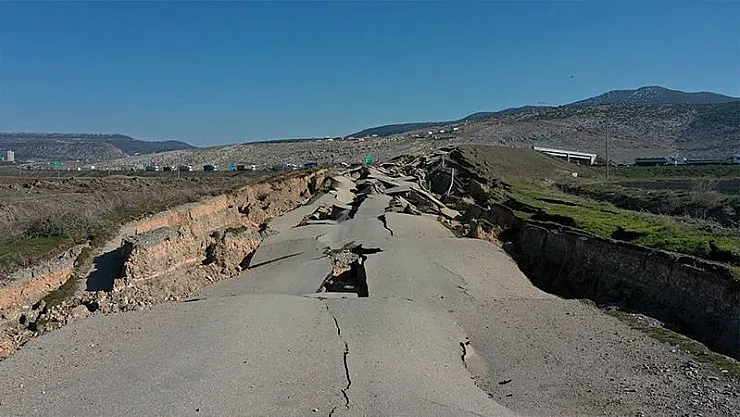 AÇIKLANDI: 45 ilimiz ve 110 ilçemiz diri fayların üzerinde! 5,5 üzerinde deprem yaşanabilecek iller ve ilçeler