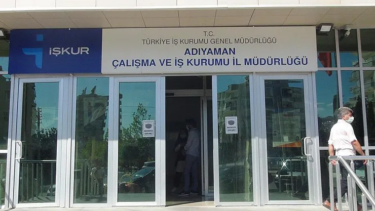 Adalet Bakanlığı'nın İŞKUR üzerinden açtığı 9 kişilik temizlik görevlisi kadrosuna 5 bin 217 kişi başvuru yaptı!