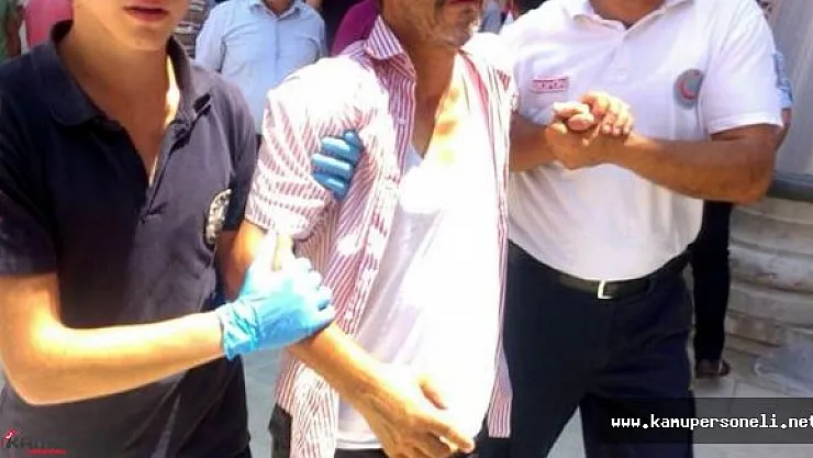 Adana'da Canlı Bomba Sanılan Kişi Camide Linç Edildi