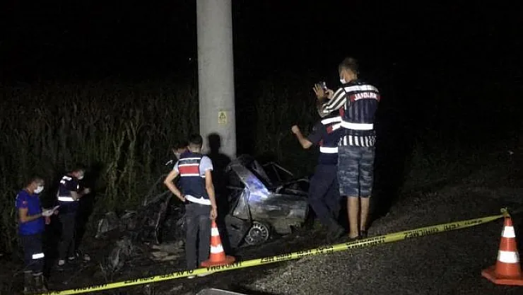 Adana'nın Yumurtalık yolunda kaza! Alev alan otomobilinin içinde can verdi