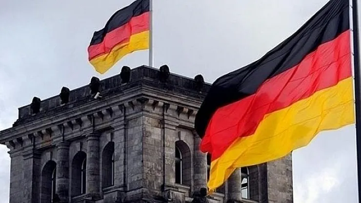 Almanya'da bomba bulundu, bölgede 8 bin kişi tahliye edildi