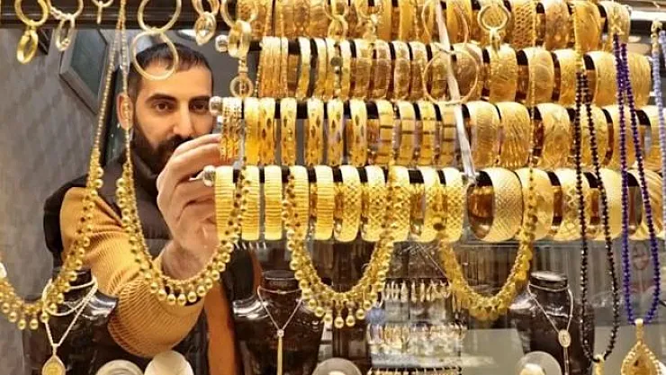 Altın fiyatları zirveyi gördü! 24 Nisan altın fiyatları rekor üstüne rekor kırdı! Çeyrek altın, gram altın...