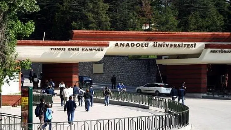 Anadolu Üniversitesi'nden öğrencilere iş fırsatı! Üniversiteliler haftada 15 saat çalışabilirsiniz!