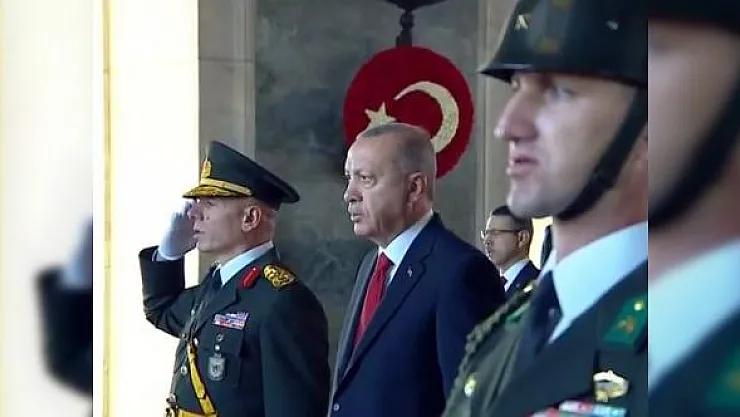 Anıtkabir'de Cumhuriyet Töreni ! Cumhurbaşkanı Erdoğan'dan Barış Pınarı Harekatı Vurgusu