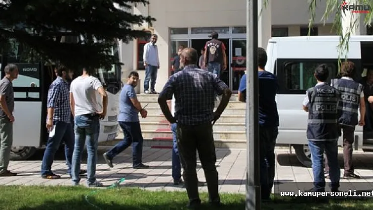 Ankara'da 1'i Emekli Büyükelçi, 7 Kişi FETÖ'den Tutuklandı