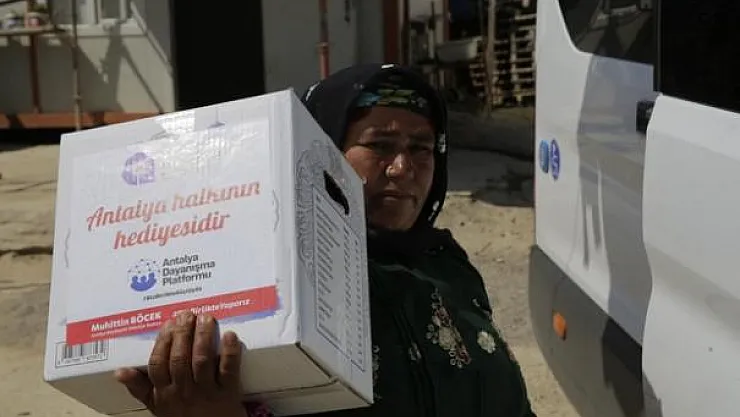 Antalya Büyükşehir Belediyesi tarım işçilerine yardım elini uzattı!