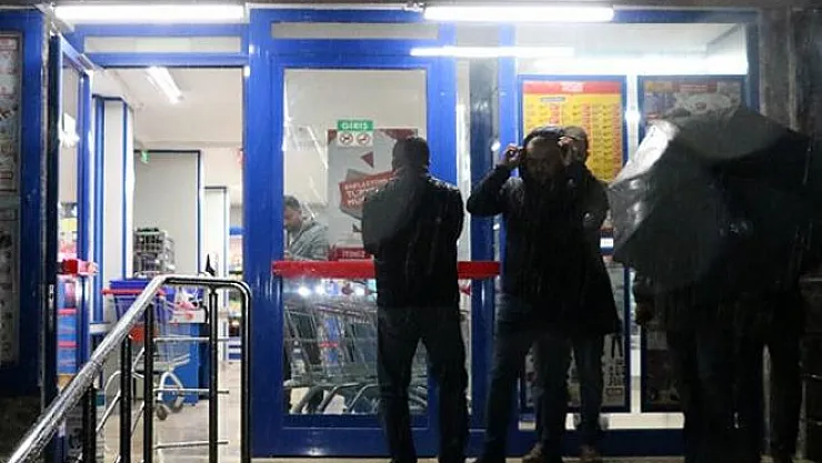 Antalya'da market zincirinin şubesine silahlı soygun