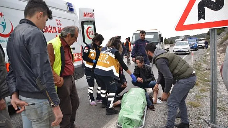 Antalya'da otomobil devrildi: 2 yaralı