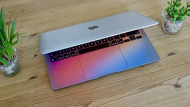 Apple'dan Macbook'ları Bozan Güncelleme: Yükleyen Bir Daha Açamadı