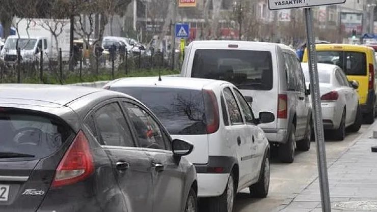 Aracını Bina Önüne Park Edenler Dikkat ! Tahsil Edilen Paralar Yasal Değil İddiası