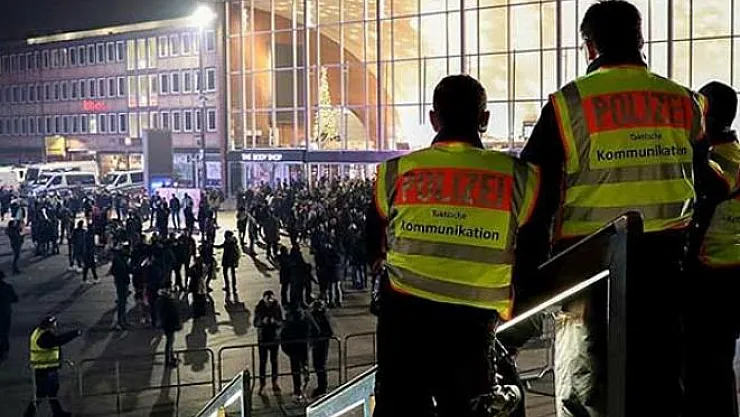 Aracıyla yabancıların üzerine sürerek bir çok kişinin yaralanmasına sebep olan Alman tutuklandı