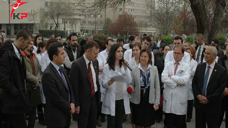 Asistan Hekimlerden Çalışma Şartlarına Protesto