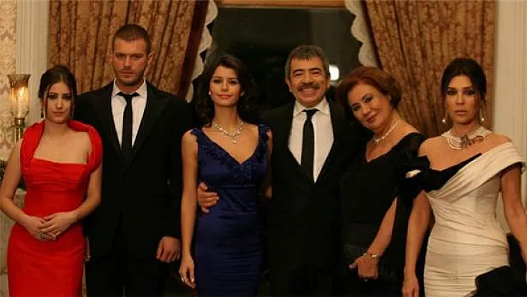Aşk-ı Memnu yeniden başlıyor! Aşk-ı Memnu ne zaman hangi kanalda başlıyor?