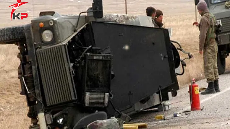 Askeri Araç Kamyonla Çarpıştı! Şehit ve Yaralı Haberi Var