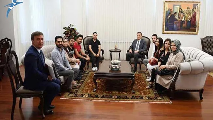 Atama Bekleyen Öğretmen Adaylarından Bakan Ziya Selçuk'a Twitter Üzerinden Teşekkür Kampanyası