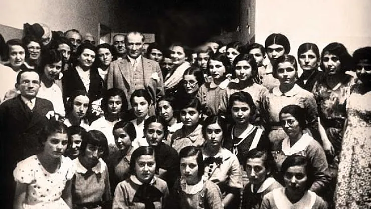 Atatürk'ün Çocuklara Verdiği Değeri Gözler Önüne Seren Sözleri