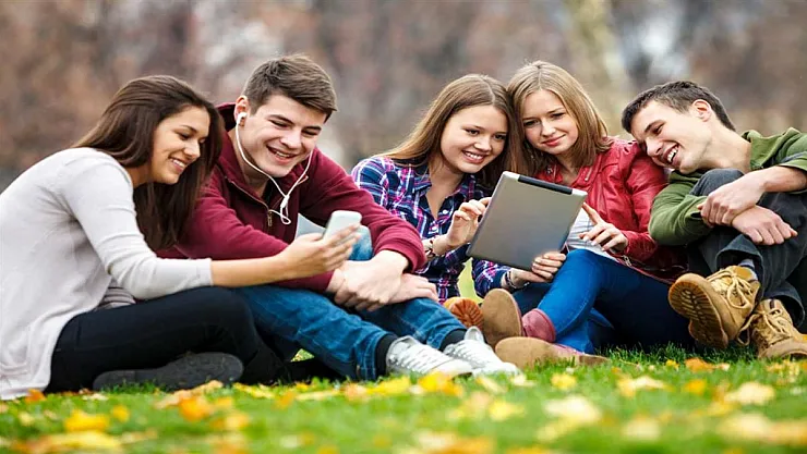 Avrupa Birliği'nden flaş adım! 18-20 yaş arası 60 bin gence ücretsiz olarak verilecek!