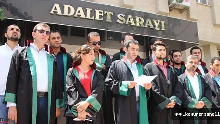 Avukatlar'dan Darbe Girişimine Tepki Gösterildi