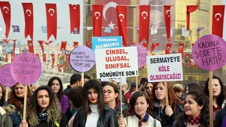 Aydın'da 25 Kasım Kadına Yönelik Şiddetle Mücadele Günü için yürüyüş düzenlendi