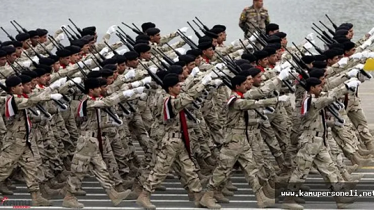 Bağdat'ta Askeri Geçit Töreni Düzenlendi