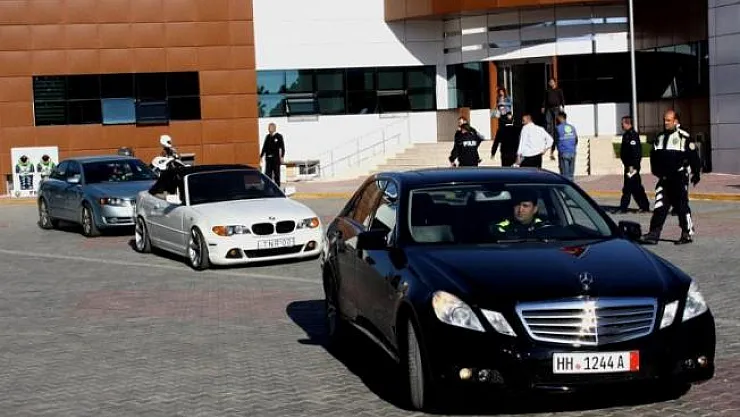 Bakan Pekcan duyurdu! Türkiye'deki yabancı plakalı araçlarla ilgili flaş karar