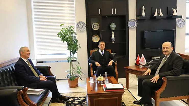 Bakan Selçuk'un Katılımıyla Eğitim Fakültelerinin Dekanları İle YÖK'te Toplantı Düzenlendi!
