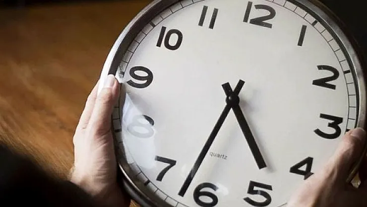 Bakandan kalıcı yaz saati uygulaması açıklaması geldi!