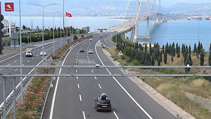 Bakanlık Kritik Verileri Açıkladı! 14 Günde 757 Bin Araç Geçti