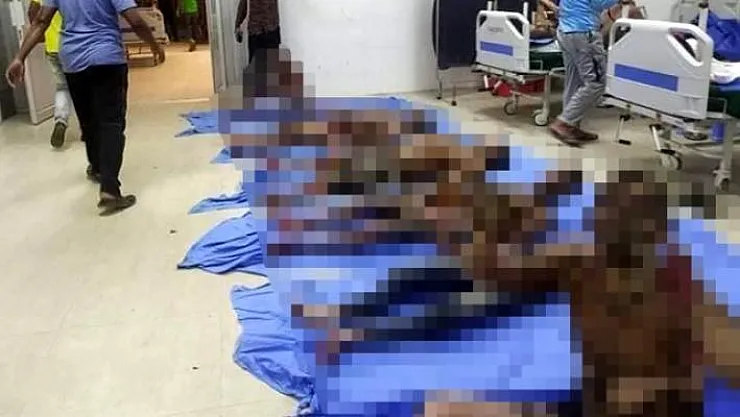 Bangladeş'te bir camide çıkan yangında 3 kişi öldü 50 kişi yaralandı!