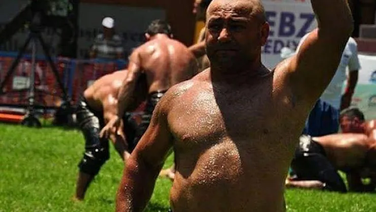 Başpehlivan Mahsuni Sevimli İnşaattan Düşerek Vefat Etti