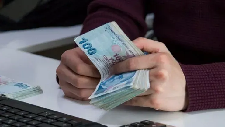 Başvuran alıyor! PTT vatandaşlara anında 300, 400 ve 600 TL ödeme yapıyor!