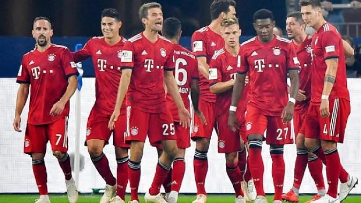 Bayern Münih, konuk ettiği Schalke 04'ü mağlup etti