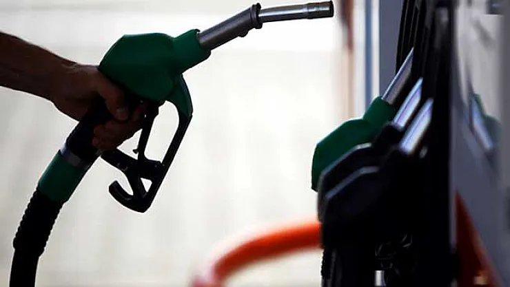 Benzin ve Motorin Fiyatlarına İndirim! Benzin Ne Kadar? Motorin Ne Kadar?