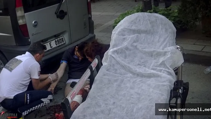 Bıçaklanan Kişi Yardım İçin Metrelerce Yaralı Olarak Süründü