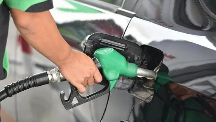 Bir litre motorinin fiyatı bir litre benzinin fiyatını geçti!