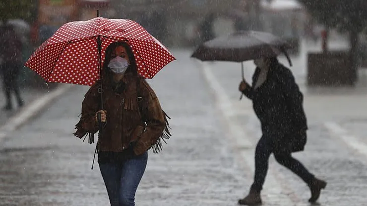 Bu akşam ve yarın sabah çok etkili olacak! İşi olmayan dışarı çıkmasın: Beklenenin çok üstünde olacak, önlem alın