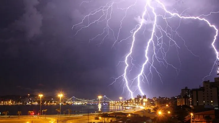 Bu illerde yaşayanlar dikkat ! Dolu, sel, hortum ve şiddetli yağış geliyor