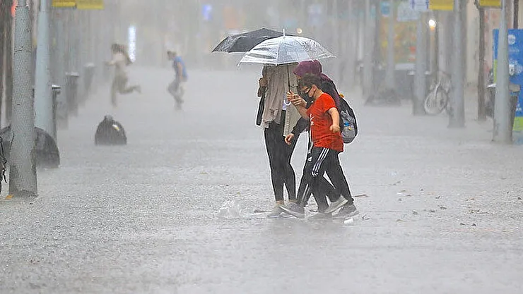 Bu İllerde Yaşayanlar Dikkat! Kuvvetli Yağış Geliyor! Hava Sıcaklıkları Düşüyor