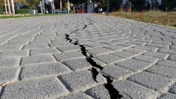 Bugün meydana gelen deprem sonrası flaş açıklama: En son 6.9 büyüklüğünde gerçekleşti!