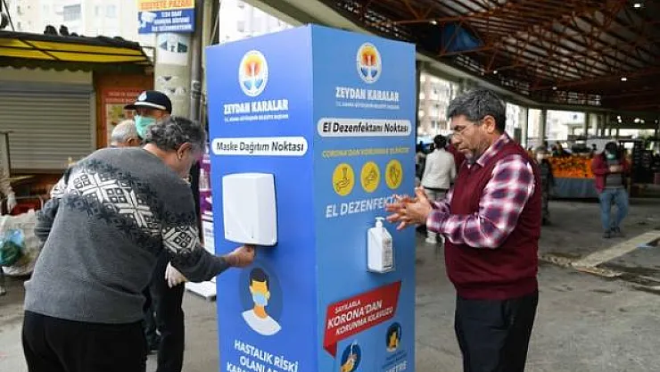 Büyükşehir Belediyesi semt pazarlarının girişlerine dezenfektan ve maske kabinleri koydu!