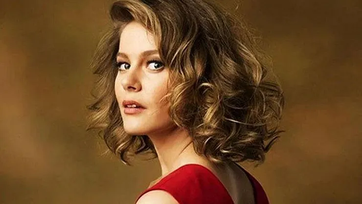Camdaki Kız'ın Nalan'ı Burcu Biricik'in hayatı da dram dolu çıktı ilk kez itiraf etti, bu yönü hiç bilinmiyordu! Meğer babasıyla…