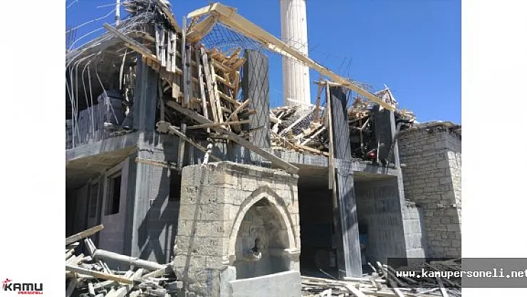 Cami İnşaatı Çöktü 1 Kişi Öldü, 4 İşçi Yaralandı