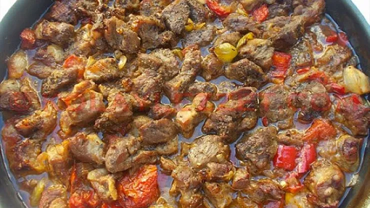 Çok kolay yapılan güveçte arap tava! Gelinim Mutfakta arap tava tarifi 21 Şubat