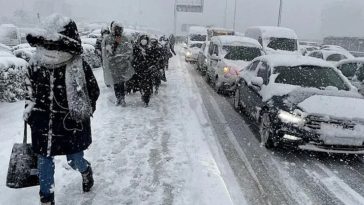 Çok şiddetli kar yağışı geliyor: Dışarıya çıkacaklara acil uyarı! Ulaşımda aksamalar yaşanabilir