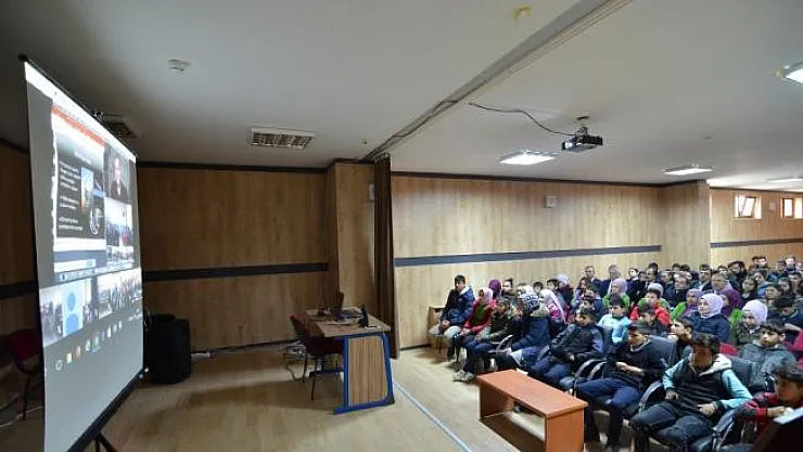 Çorumlu öğrenciler NASA çalışanı Yıldız ile görüştü