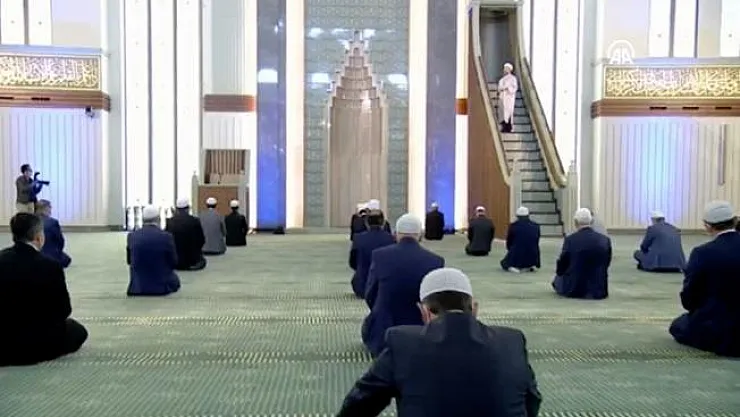 Cuma namazı için Diyanet tarafından uyarı afişi yayımlandı! Uyulması gereken kurallar açıklandı